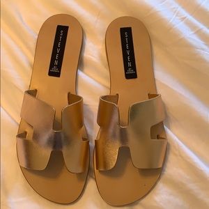🎁 Rose gold “H” Sandals. Very similar to Hermès.